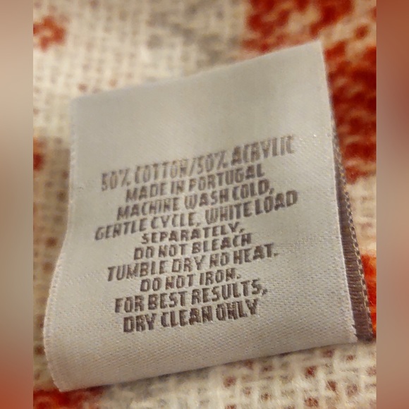 🎁Texteis Penedo Holiday Throw Blanket - Iced Red Snowflakes - Picture 8 of 8